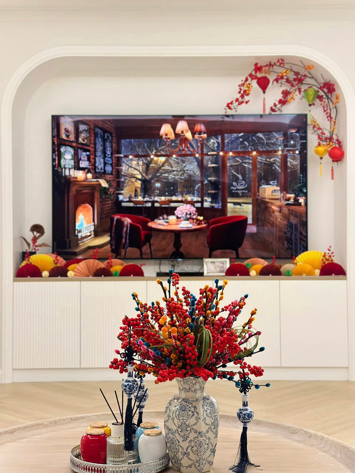 Qua thiết kế đơn giản mà sang trọng, có thể thấy gia chủ có thẩm mỹ tinh tế, không tham nhồi nhét nội thất. Ảnh: FBNV