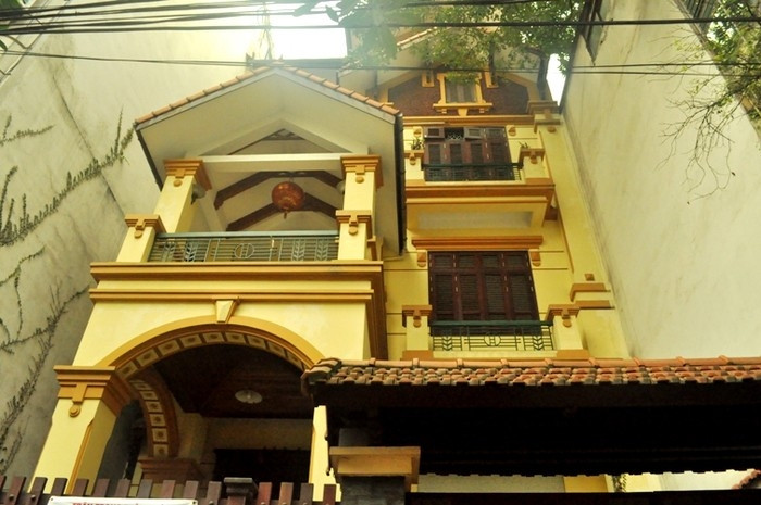 Sau sự kiện chấn động này, nữ đại gia phố núi lại tiếp tục khiến dư luận ngỡ ngàng khi đập căn nhà có trị giá hàng trăm tỷ đồng đi để xây lại. Ảnh: GDVN