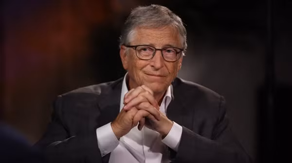 Bill Gates giữ danh hiệu người giàu nhất thế giới trong một thời gian dài, cho đến năm 2018 khi Jeff Bezos vượt qua ông. Hiện tại, Gates chỉ là người giàu thứ 13 thế giới và là thành viên của câu lạc bộ những người có tài sản trên 100 tỷ USD. Ảnh: CNBC