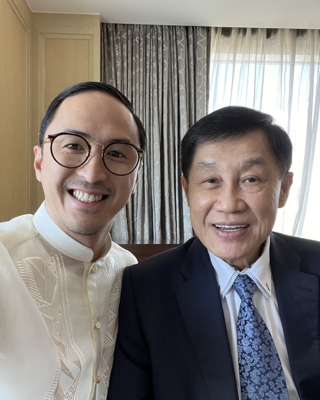 Người con trai thứ hai của ông Johnathan Hạnh Nguyễn là Louis Nguyễn - chồng của "ngọc nữ" Tăng Thanh Hà, sinh năm 1983 tại Manila, Philipines. Ảnh: FBNV