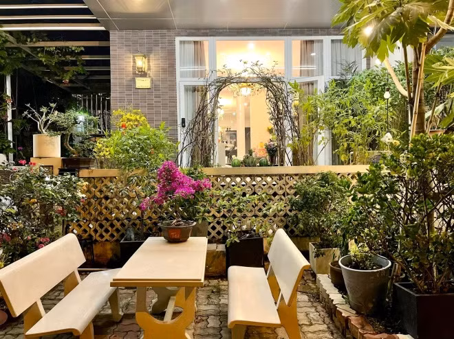 Được biết, biệt thự của Á hậu Trịnh Kim Chi và ông xã đại gia rộng 200m2, tọa lạc tại Quận 7 (TP HCM). Ảnh: FB Trịnh Kim Chi