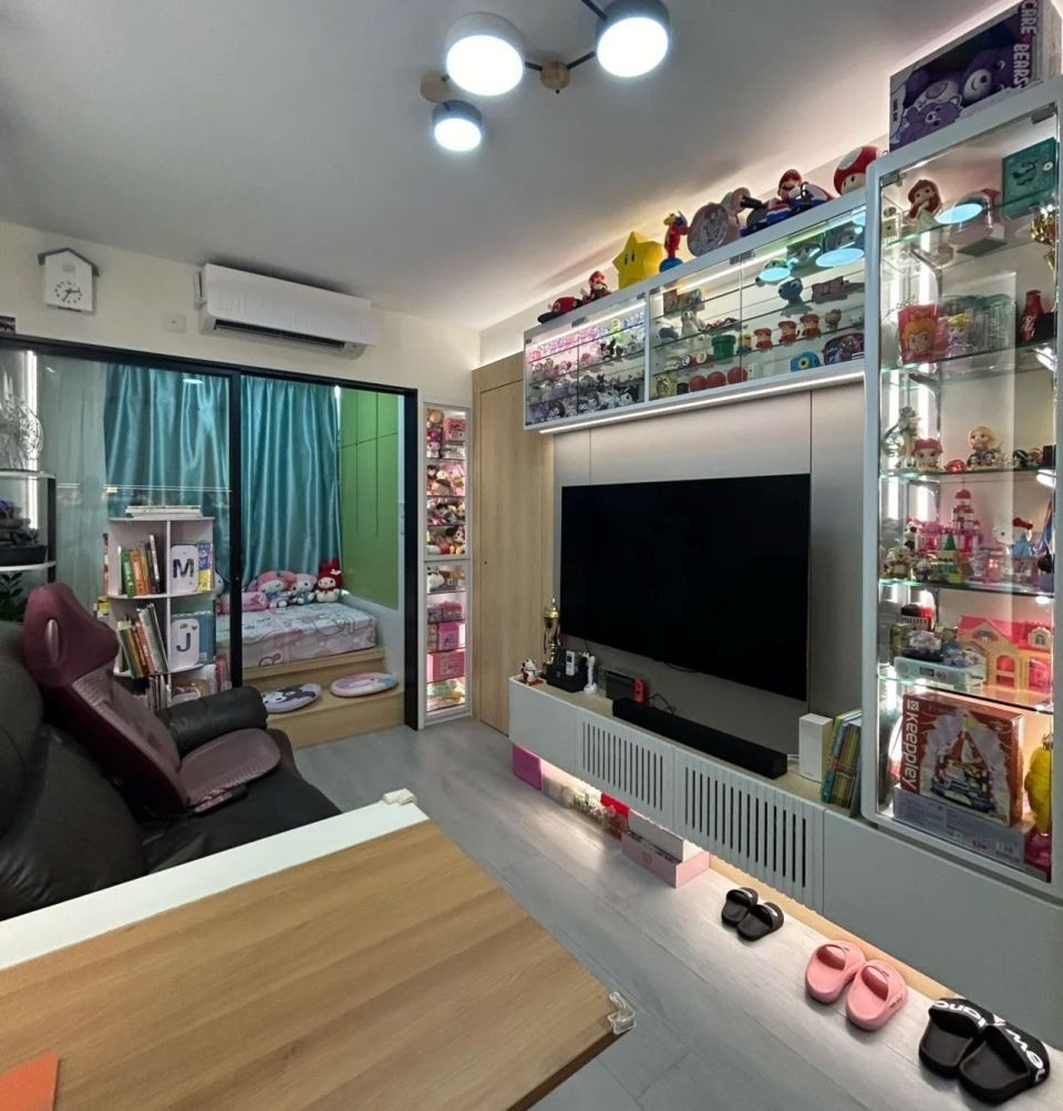 Vì lẽ đó, một gia đình 5 người tại Hong Kong - dù sinh sống trong căn hộ rộng vỏn vẹn 40m2, nhưng vẫn cảm thấy vô cùng hài lòng. Ảnh: QQ