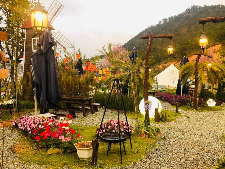 Không gian thơ mộng và lãng mạn. Ảnh: FBNV