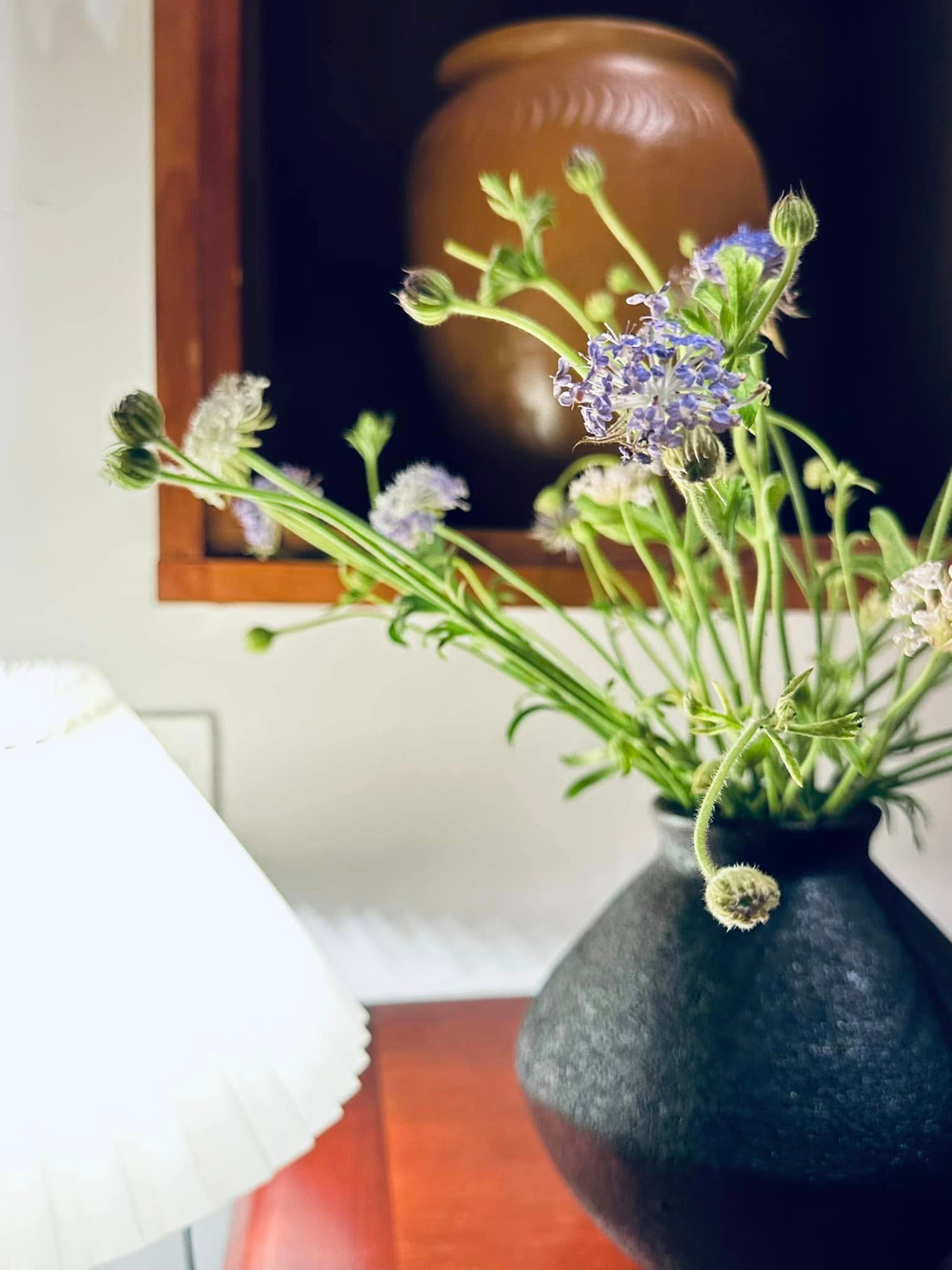 Trong cơ ngơi mới, "MC giàu nhất Việt Nam" trang trí hoa tươi ở mọi góc. Ảnh: FB Bùi Đại Nghĩa