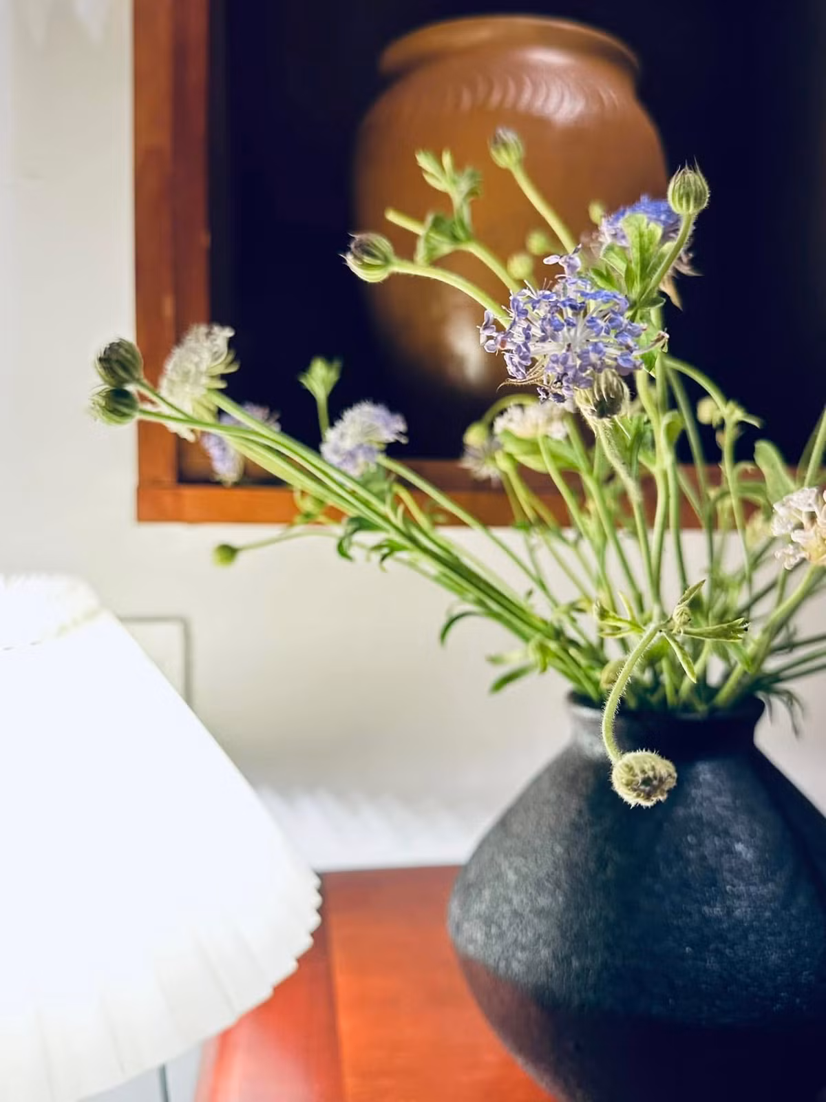 Trong cơ ngơi mới, "MC giàu nhất Việt Nam" trang trí hoa tươi ở mọi góc. Ảnh: FB Bùi Đại Nghĩa