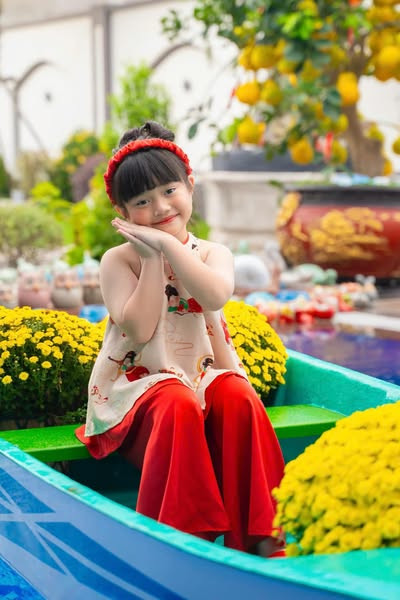 Ngày đầu năm mới, căn nhà của Lê Dương Bảo Lâm rực rỡ các loại hoa. Ảnh: FB Lê Dương Bảo Lâm