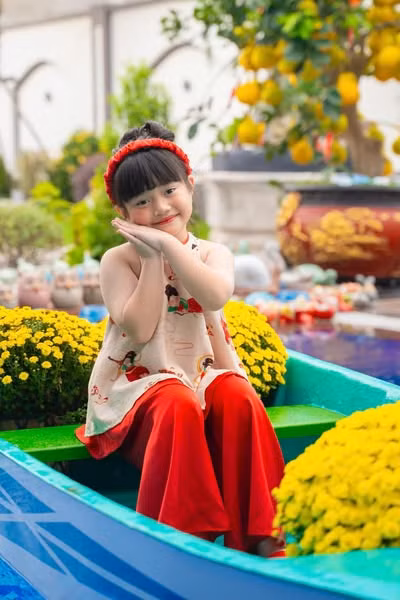 Ngày đầu năm mới, căn nhà của Lê Dương Bảo Lâm rực rỡ các loại hoa. Ảnh: FB Lê Dương Bảo Lâm