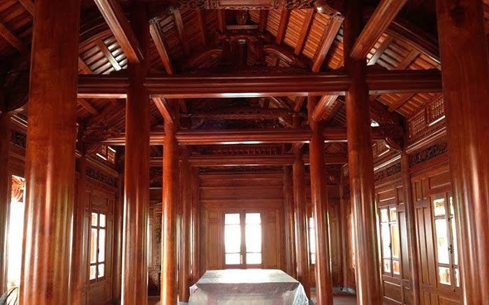 Gỗ lim Nam Phi có độ cứng cao, chống mối mọt, và chống cháy hiệu quả. Ảnh: Mộc Minh Đức