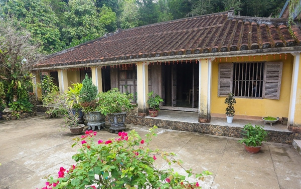 Ngôi nhà cổ đã được công nhận là di tích cấp tỉnh, thu hút nhiều du khách tìm đến tham quan. Ảnh: Vietnamnet