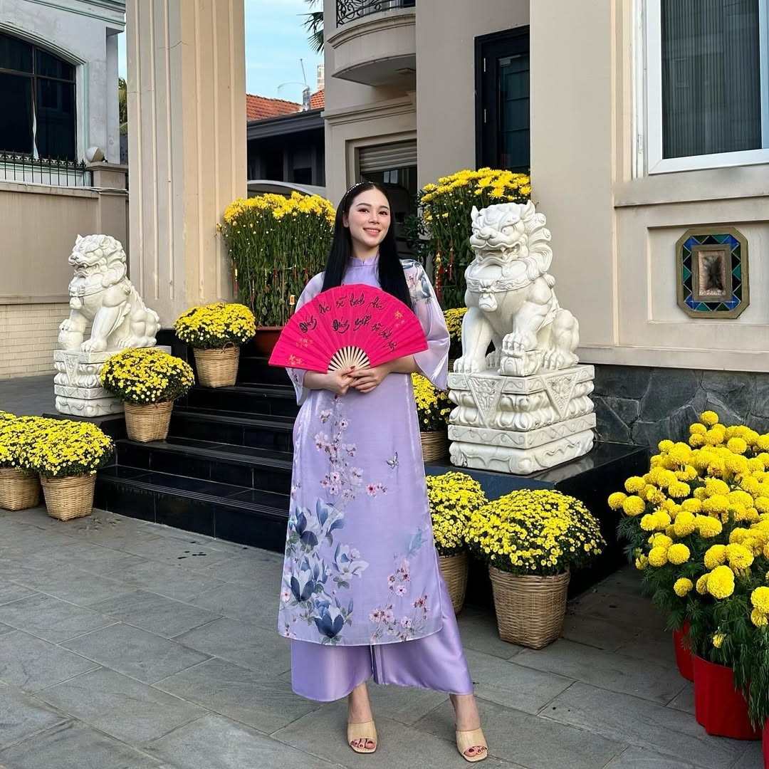 Biệt thự của Linh Rin và thiếu gia Phillip Nguyễn nổi bật với tông trắng chủ đạo, thiết kế hiện đại và diện tích rộng lớn. Ảnh: FBNV