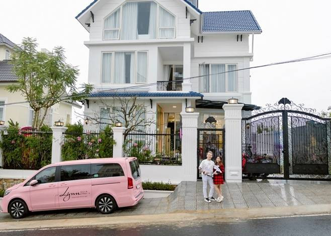 Đây là không gian nghỉ dưỡng với nhiều công năng, giúp nữ diễn viên giảm stress sau thời gian làm việc vất vả. Ảnh: FBNV