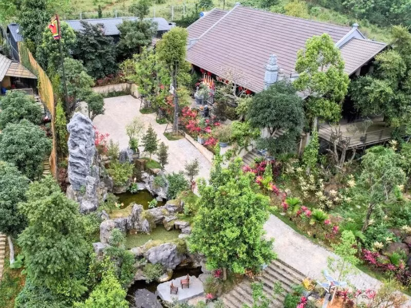 ại đây, nữ ca sĩ cho trồng cây xanh, cây ăn quả, hoa lá trang trí, tạo không gian xanh mát, gần gũi với thiên nhiên. Ảnh: FB Phạm Phương Thảo