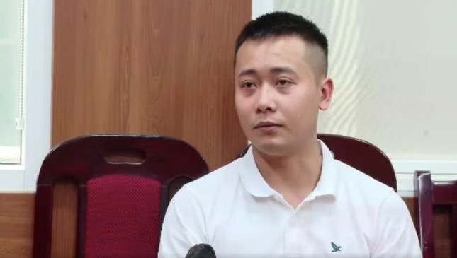 Mới đây, thông tin Quang Linh Vlogs (tên thật Phạm Quang Linh) bị bắt tạm giam về tội Lừa dối khách hàng gây chấn động. Ảnh: chụp màn hình