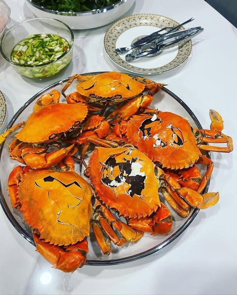 Vì thế, một số người nhận xét vị ngọt và độ ngon của cua cốm Cà Mau sánh ngang với tôm hùm Alaska, cua hoàng đế Canada. Ảnh: Facebook