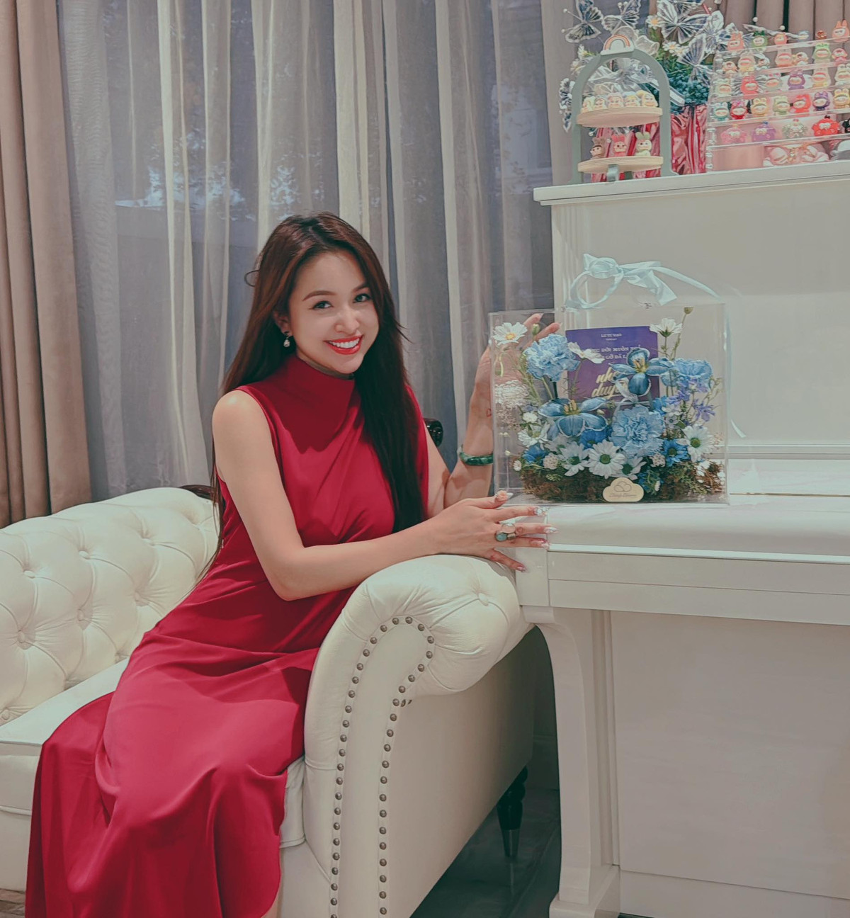 Những ngày qua, Vân Hugo trở thành tâm điểm chú ý trên mạng xã hội vì liên quan đến ồn ào quảng cáo sản phẩm sữa sai sự thật. Ảnh: FBNV