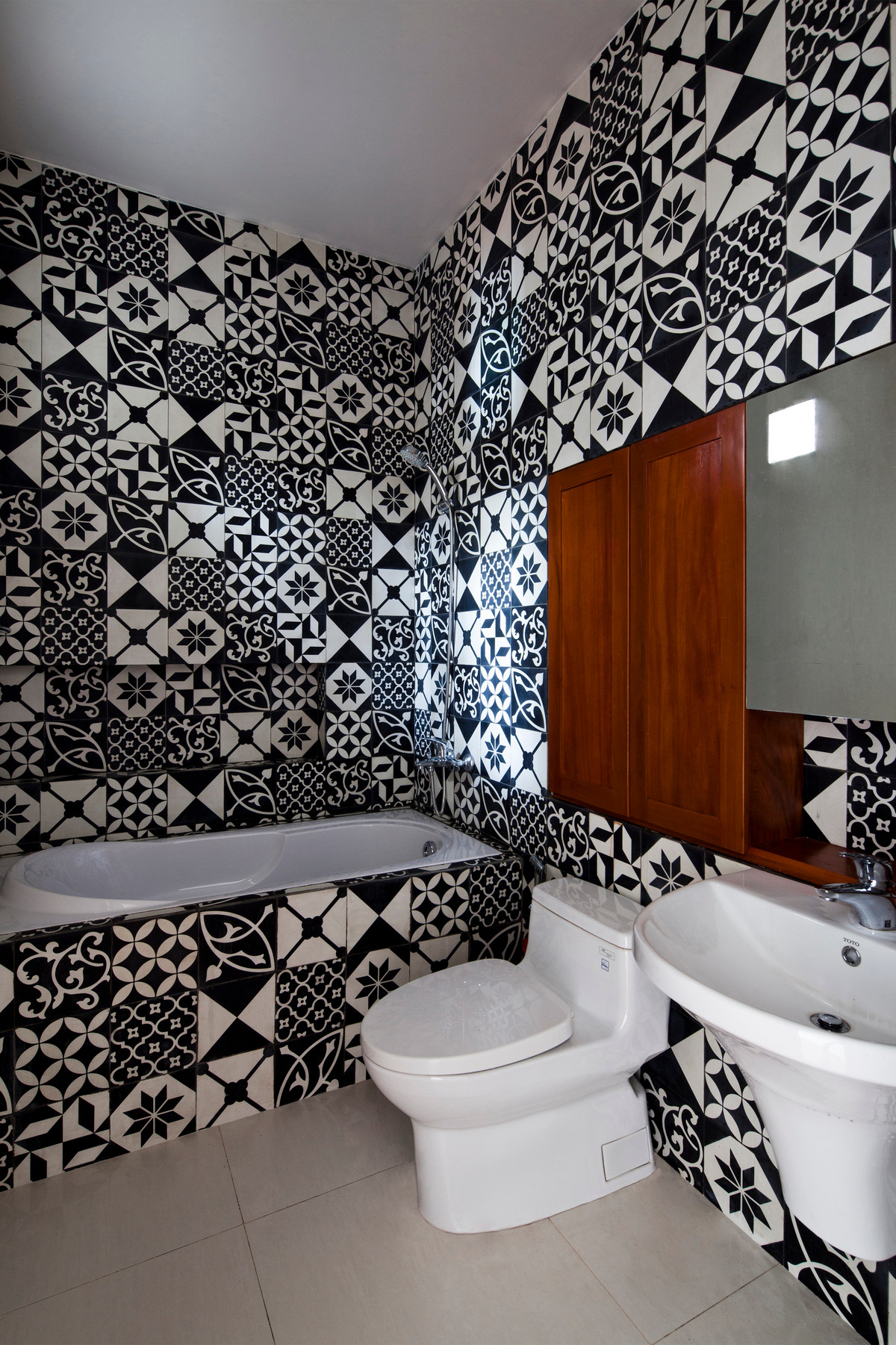 Phòng tắm đơn giản nhưng không kém phần thanh lịch. Ảnh: Hiroyuki Oki