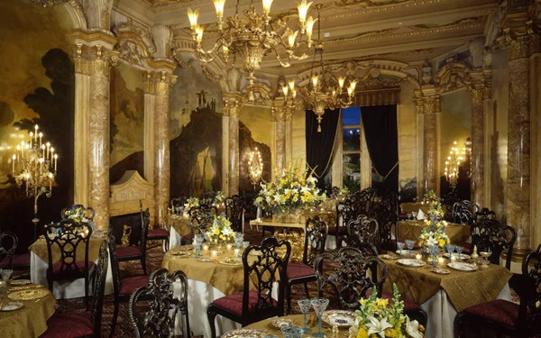 Dù mức giá chính xác không được tiết lộ, song nhiều nguồn tin cho rằng ông Trump đã chi khoảng 5 triệu USD cho khu điền trang và thêm 3 triệu USD cho đồ cổ và nội thất. Ảnh: Telegraph