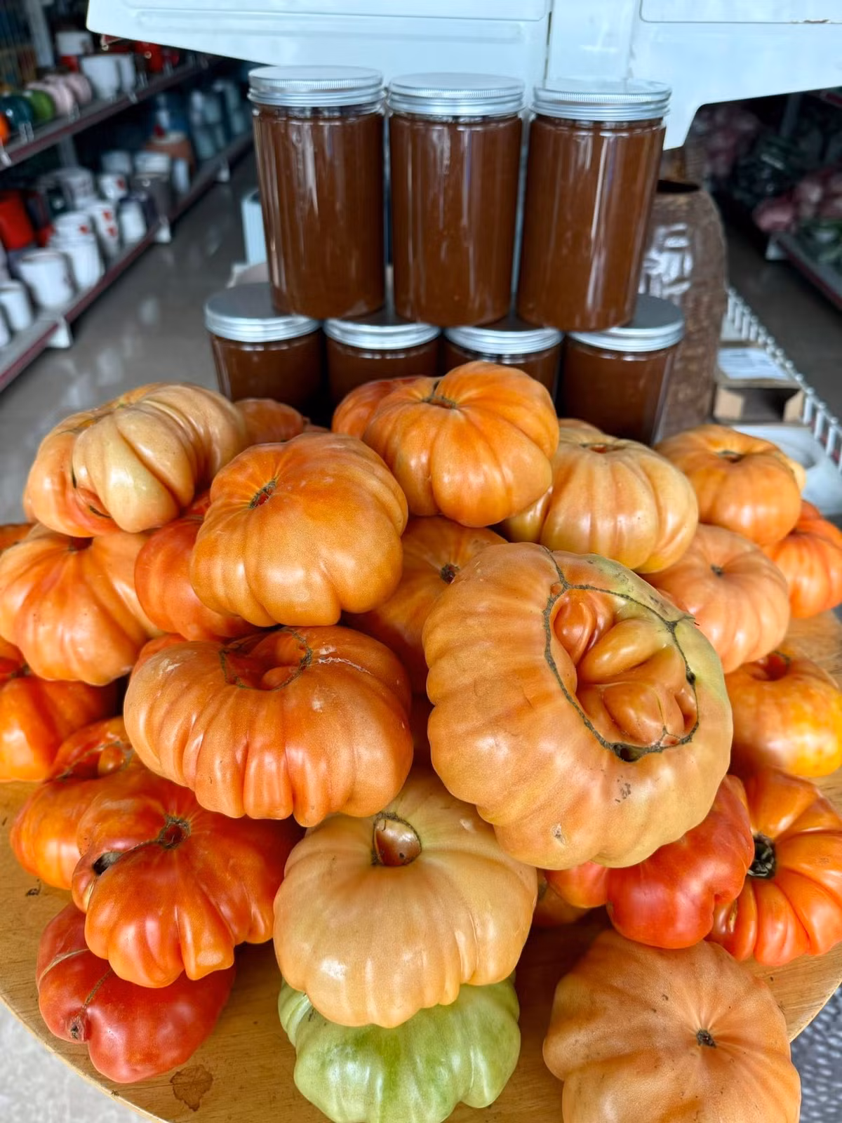 Trước kia, cà chua múi Sơn La không được biết đến rộng rãi, nhưng nay đã trở thành mặt hàng hút khách. Ảnh: Facebook