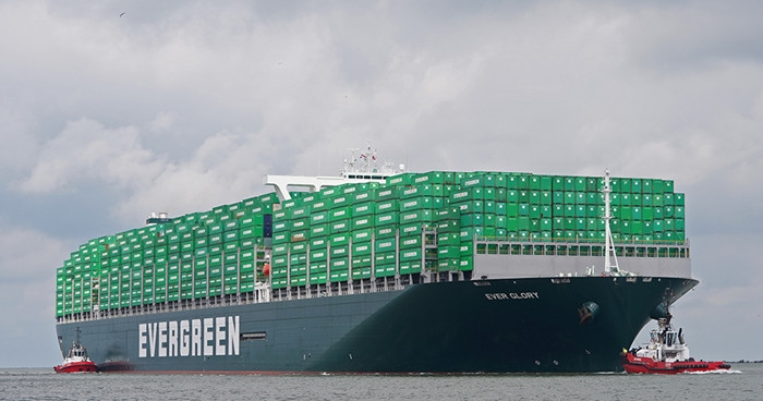 He lo “ong lon” thuong Tet 23 thang luong cho nhan vien