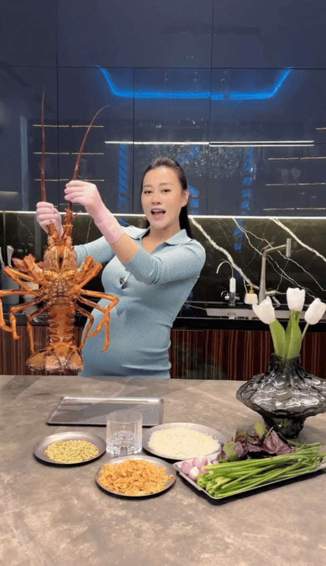 Phòng bếp, một góc thường xuất hiện trong các video nấu ăn của Phương Oanh. Ảnh: Chụp màn hình