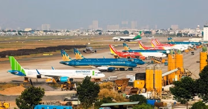 Chua den 30/4 - 1/5, gia ve may bay da cao ngat nguong