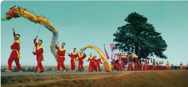 Nếu MV Bắc Bling của Hòa Minzy tiếp tục tăng trưởng mạnh, đạt 50-60 triệu lượt xem, tổng doanh thu từ YouTube có thể lên đến hàng trăm triệu đến cả tỷ đồng. Ảnh chụp màn hình