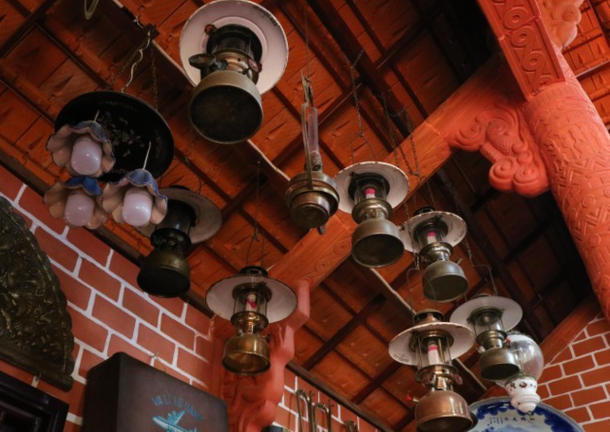 Ngôi nhà gốm đỏ có diện tích khoảng 120 m2. Ảnh: Người lao động