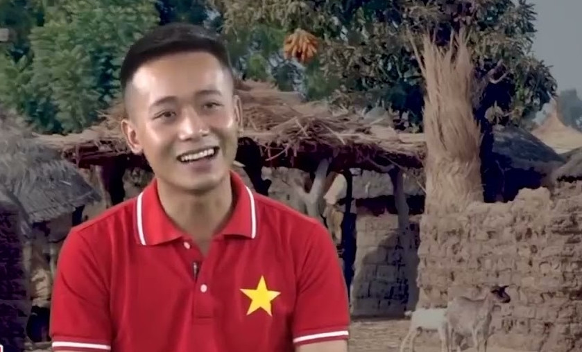 Vừa qua, Phạm Quang Linh (tức Quang Linh Vlogs) bị bắt tạm giam về tội Lừa dối khách hàng khiến dư luận xôn xao. Trước khi vướng vòng lao lý, Quang Linh được yêu mến nhờ những hoạt động thiện nguyện tại châu Phi. Ảnh: VTV