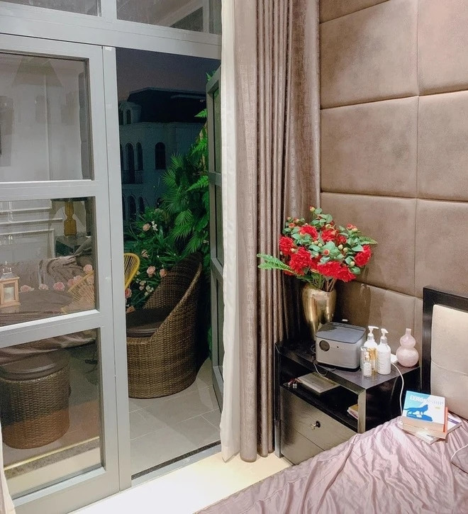 Một góc của phòng ngủ trang trí đẹp mắt, gọn gàng. Ảnh: FBNV