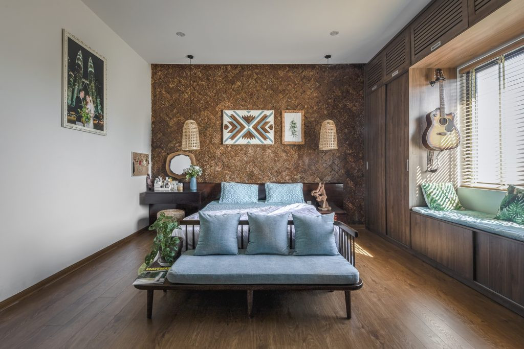 Ban ngày, toàn bộ không gian phòng ngủ ngập tràn ánh nắng tự nhiên. Ảnh: Minq Bui