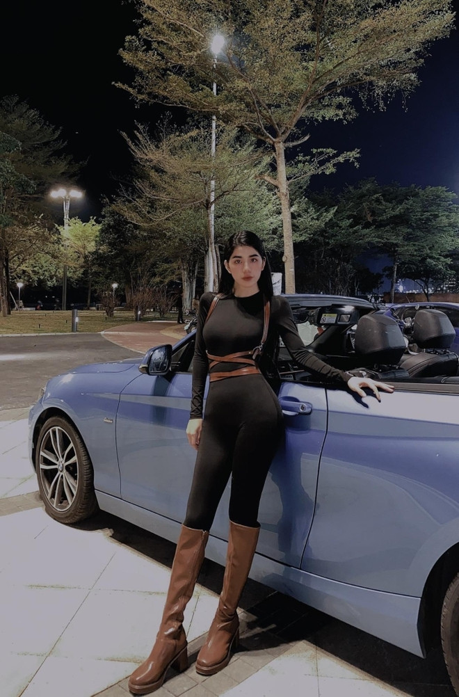 Trên mạng xã hội, Hằng Du Mục không chia sẻ về hàng hiệu, xe xịn nhưng luôn khiến nhiều người trầm trồ vì những chuyến đi khắp nơi. Ảnh: Facebook