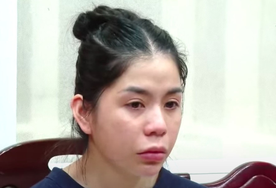 Vừa qua, Nguyễn Thị Thái Hằng (tức Hằng Du Mục) - Chủ tịch HĐQT Công ty cổ phần Tập đoàn Chị Em Rọt - bị khởi tố, bắt tạm giam để điều tra về tội Sản xuất hàng giả là thực phẩm và Lừa dối khách hàng. Ảnh: ANTV