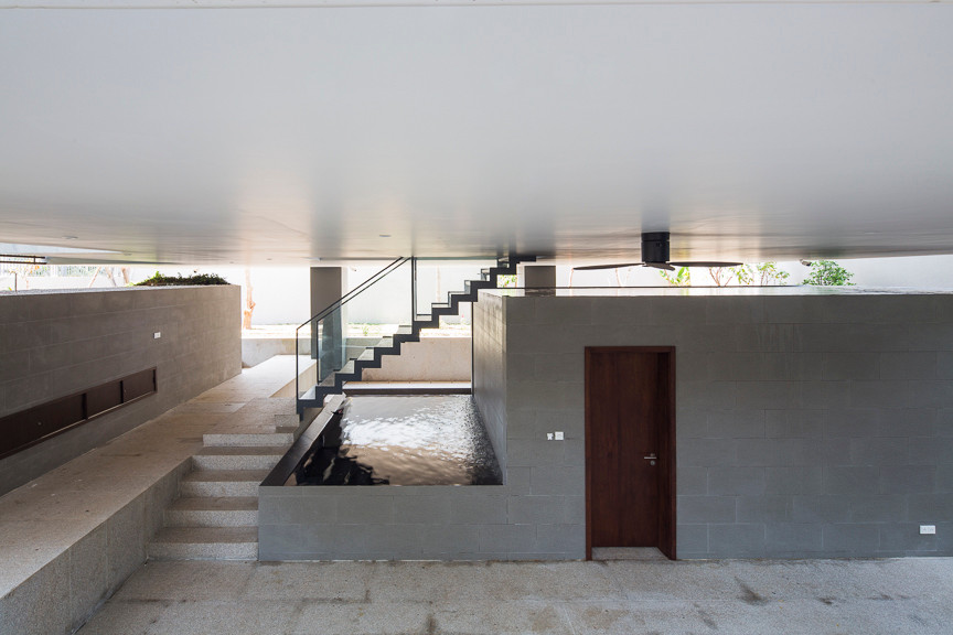 Không gian này được sử dụng cho các hoạt động giải trí như tập thể dục, hát karaoke và tụ tập thân thiết. Ảnh: Hiroyuki Oki