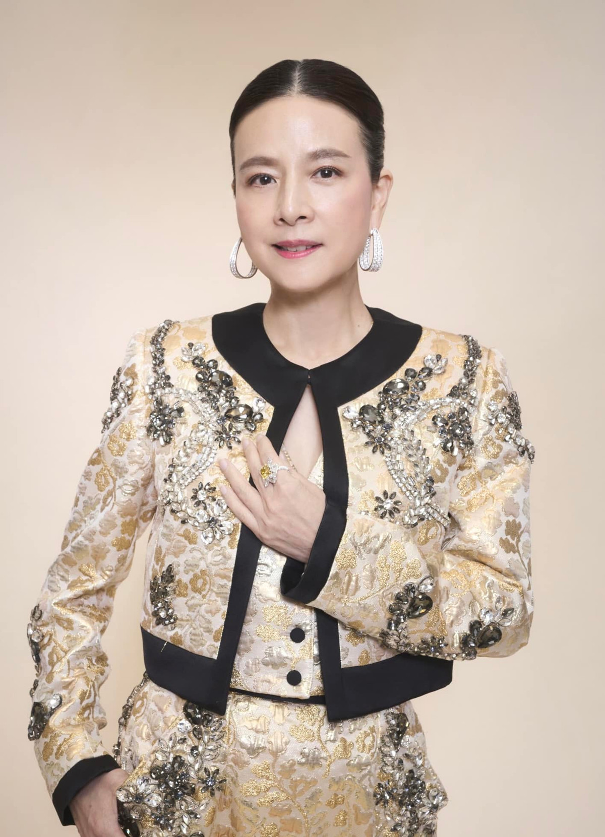 Bà Madam Pang hiện là CEO của Công ty Bảo hiểm Muangthai, Chủ tịch CLB bóng đá Port FC, Chủ tịch Quỹ xúc tiến văn hóa Thái Lan...Ảnh: FB Madam Pang