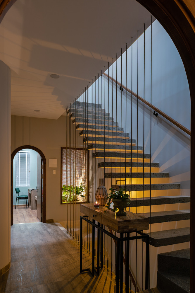 Lối đi, cầu thang, nội thất kết nối không gian với nhau và mang lại sự thoải mái hơn. Ảnh: QuangDam