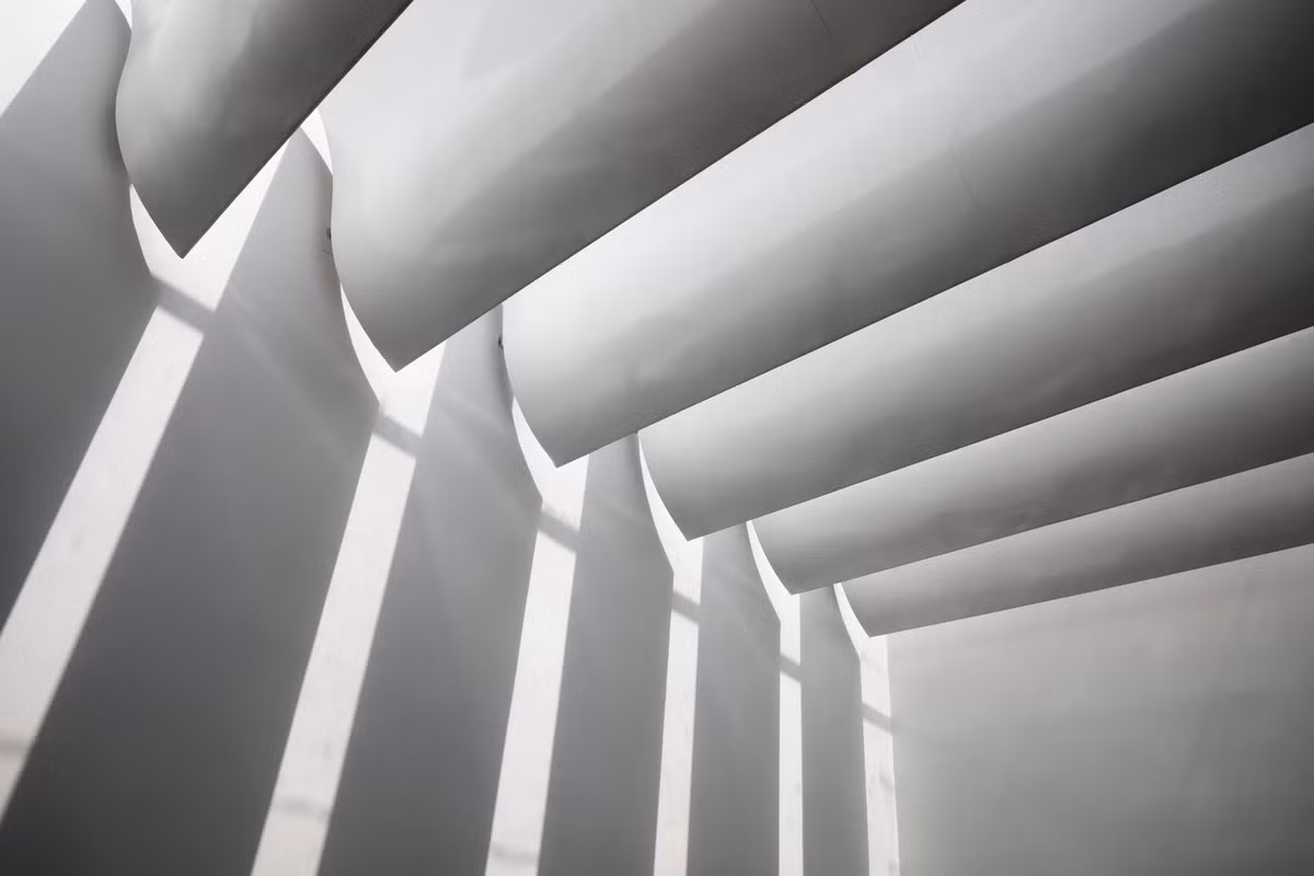 Hệ lam vừa điều tiết lượng sáng vừa giúp tăng tính thẩm mỹ và trải nghiệm của người sử dụng. Ảnh: Hiroyuki Oki