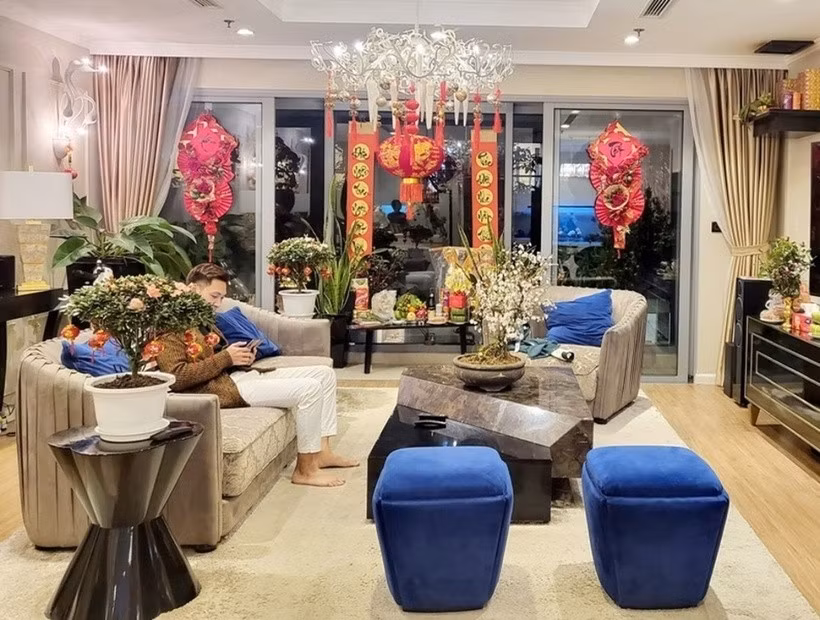 Mỗi dịp lễ, căn nhà được vợ chồng Mạnh Trường trang hoàng lộng lẫy. Ảnh: FBNV