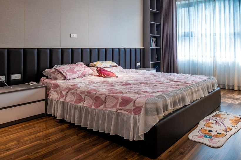 Nhà gồm 3 phòng ngủ, phòng nào cũng có cửa sổ nên luôn thoáng đãng. Ảnh: ĐSPL