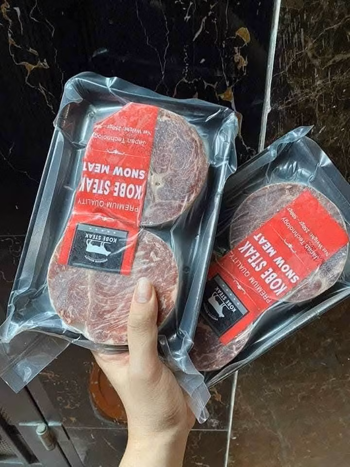 Theo các chuyên gia, người tiêu dùng có thể gặp nhiều rủi ro khi mua thịt bò giá rẻ trên mạng. Do đó, người dân nên mua thịt bò có xuất xứ rõ ràng để đảm bảo an toàn vệ sinh thực phẩm. Ảnh: Facebook