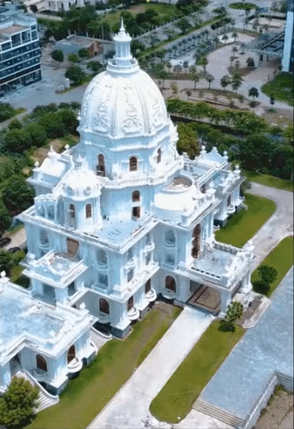 Tuy nhiên, nếu xét về quang cảnh non nước hữu tình, không gian thoáng đãng yên tĩnh xung quanh, có lẽ hiếm có một dinh thự nào có thể sánh kịp. Ảnh: @manhkyoo