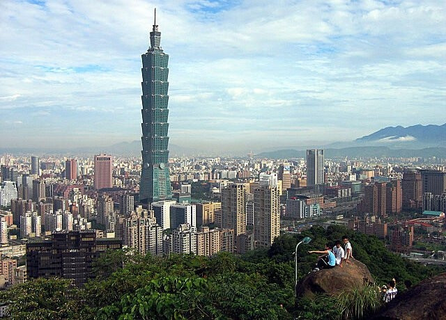 Ngoài vẻ đẹp kiến trúc độc đáo, tòa tháp Taipei 101 còn với khả năng chống chịu thiên tai kỳ diệu. Đặc biệt, Taipei 101 vẫn trụ vững trước trận động đất dữ dội có cường độ 7,2 độ làm rung chuyển Đài Loan năm ngoái. Ảnh: Internet