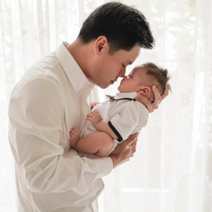 Thời điểm Primmy Trương mang thai, vợ chồng Phan Thành không chia sẻ về tin vui. Mãi tới khi Primmy Trương mẹ tròn con vuông một thời gian, cặp đôi mới cởi mở chia sẻ quý tử với mọi người. Ảnh: FBNV