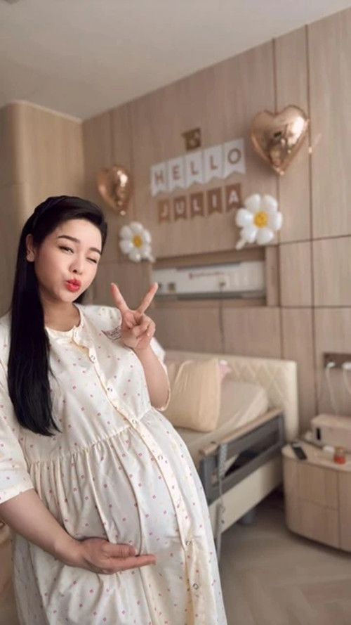 Mới đây, Nhật Kim Anh vỡ òa khi đón con gái chào đời bằng phương pháp sinh mổ. Ảnh: @nhatkimanh.