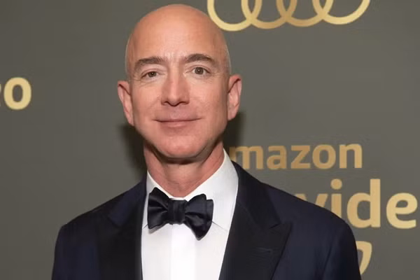 Hiện nay, ngoài Jeff Bezos, chỉ có Zuckerberg, Larry Ellison và Elon Musk sở hữu tài sản trên 200 tỷ USD. Ảnh: Inc. Magazine