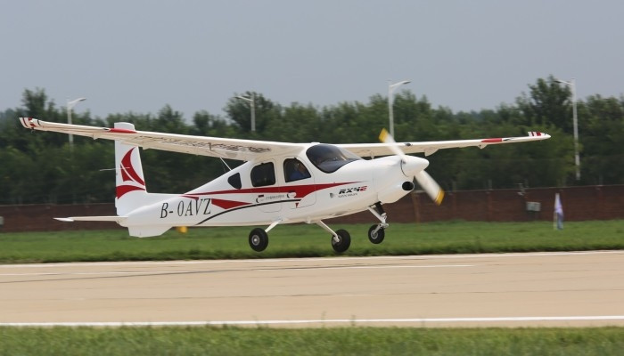 RX4E được trang bị hệ thống động cơ điện sử dụng pin lithium với tổng dung lượng 70 kWh, cho công suất tối đa 140 kW, nhờ đó có thể bay liên tục trong 1,5 giờ. Ảnh: SCMP