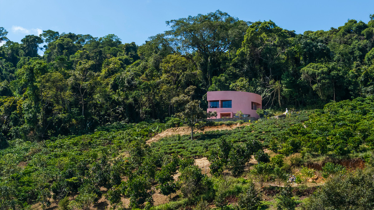 Ẩn mình giữa cao nguyên Di Linh (Lâm Đồng), Bảo Lâm Retreat là một bản giao hưởng của kiến trúc và thiên nhiên. Ảnh: Hiroyuki Oki