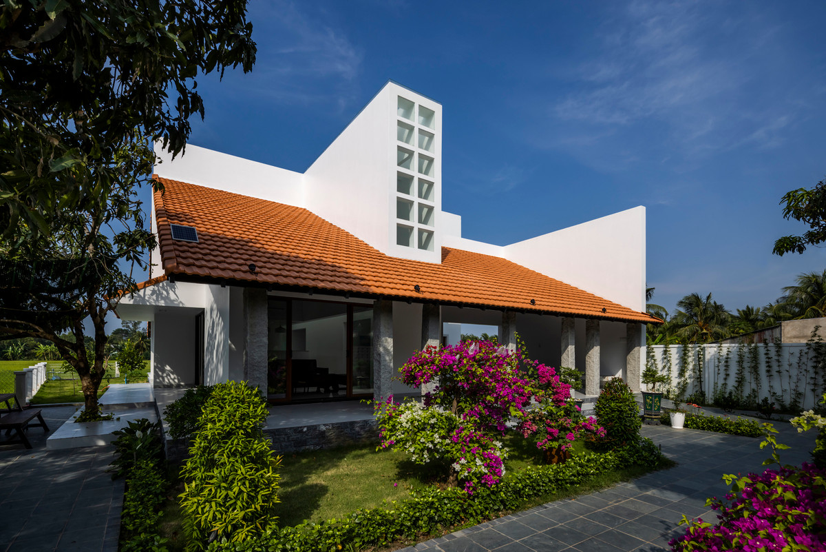 Ngôi nhà được thiết kế dành cho cặp vợ chồng lớn tuổi có thói quen sinh hoạt giản dị, cũng là nơi con cháu thường xuyên quây quần vào dịp cuối tuần. Ảnh: Hiroyuki Oki