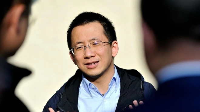 Zhang sinh năm 1983 tại tỉnh Phúc Kiến, Trung Quốc. Bố mẹ ông là công chức. Zhang tốt nghiệp Đại học Nam Khai (Nankai University) năm 2005, ban đầu theo học ngành vi điện tử nhưng sau đó chuyển sang kỹ thuật phần mềm. Ảnh: Forbes