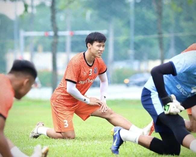 Đầu năm 2014, Quế Ngọc Hải gia nhập B.Bình Dương với hợp đồng có thời hạn 2 năm, mức lót tay là 6 tỷ đồng/năm. Ảnh: Bình Dương FC