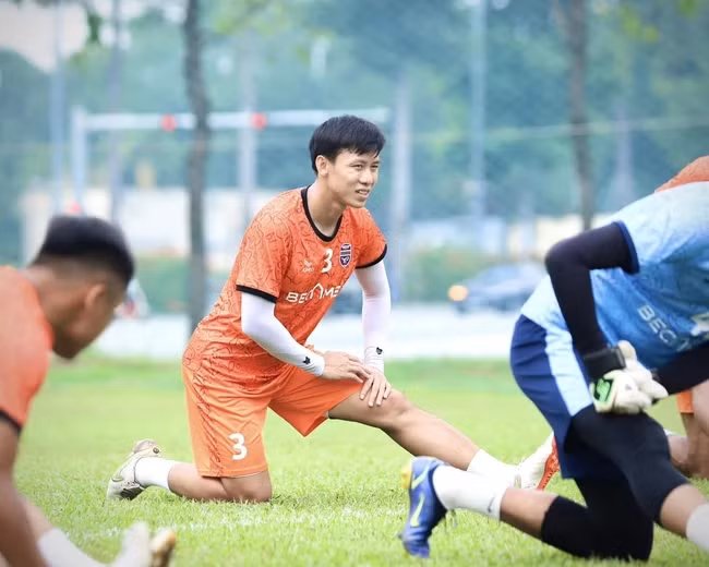 Đầu năm 2014, Quế Ngọc Hải gia nhập B.Bình Dương với hợp đồng có thời hạn 2 năm, mức lót tay là 6 tỷ đồng/năm. Ảnh: Bình Dương FC